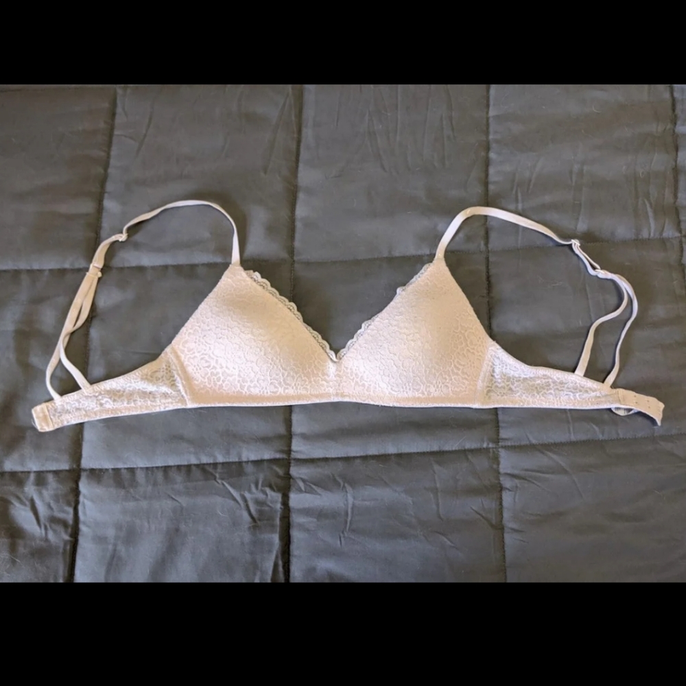 SOLD Aerie 32b wireless bra
